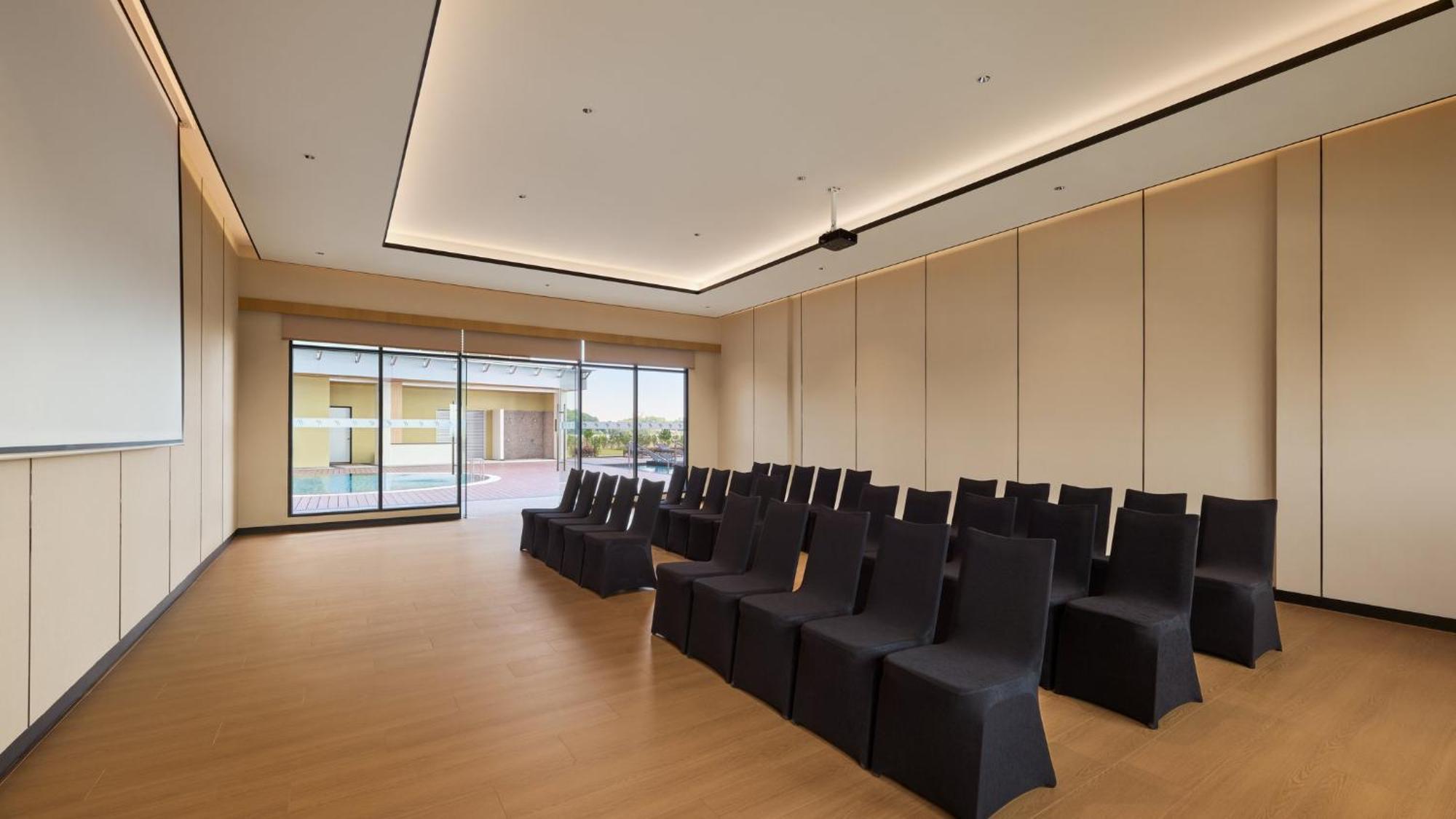Holiday Inn & Suites Penang Prai By Ihg Bukit Mertajam Kültér fotó